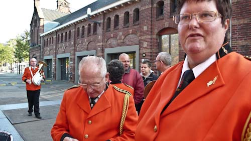 De fanfare arriveert